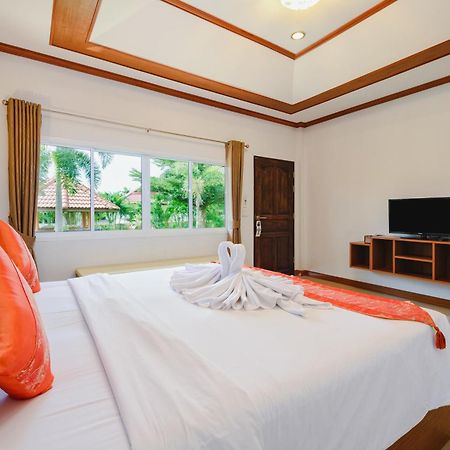 Phuket Airport Villa Ban Bo Han Exterior photo
