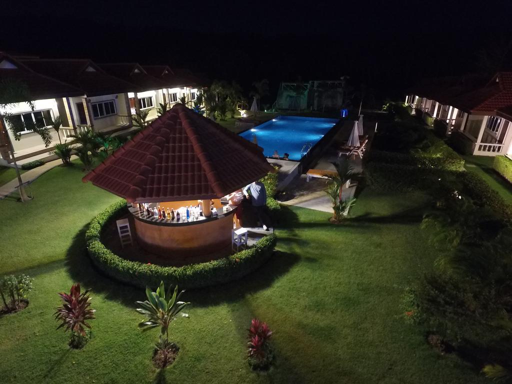Phuket Airport Villa Ban Bo Han Exterior photo