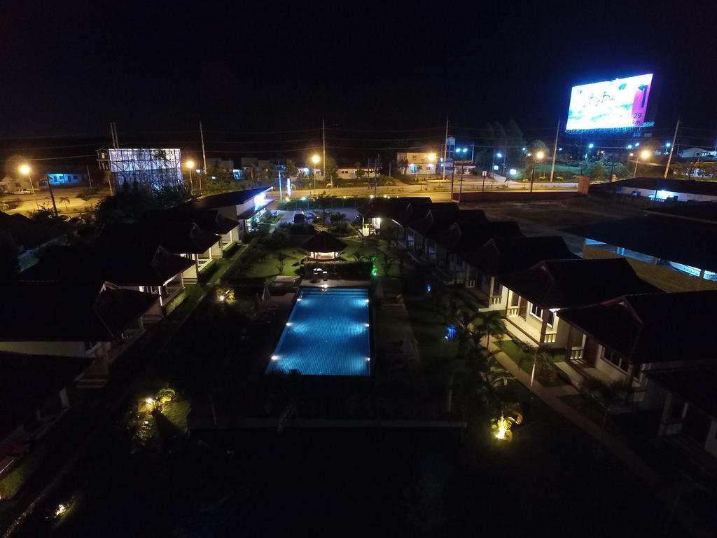 Phuket Airport Villa Ban Bo Han Exterior photo